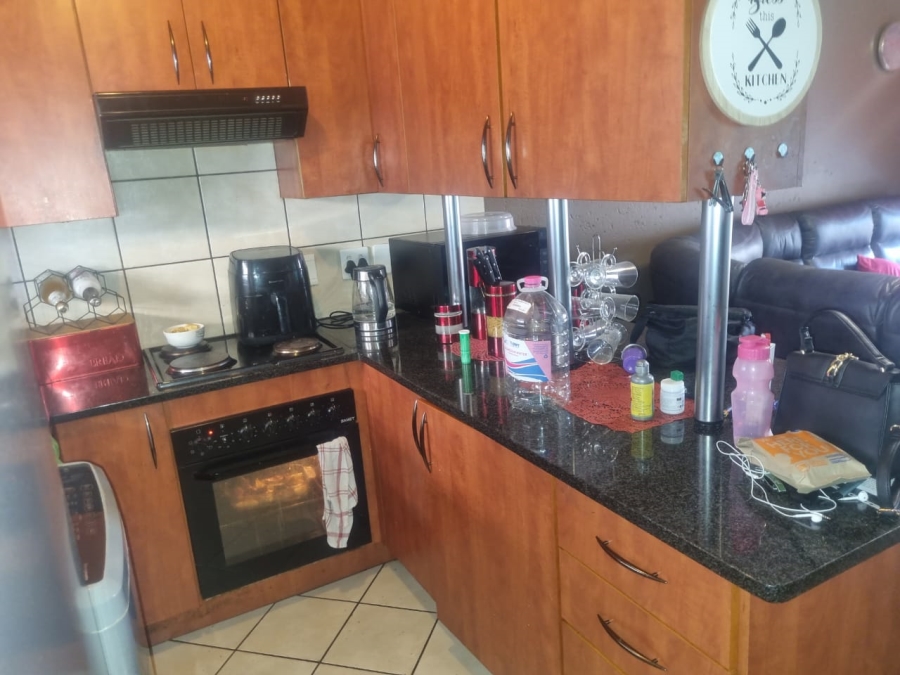 2 Bedroom Property for Sale in Waterval East North West